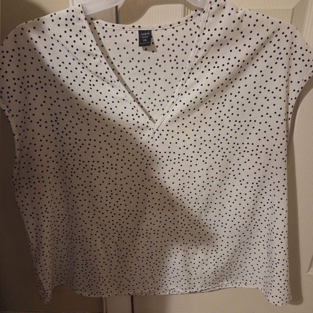 🔥💯FREE with Purchase SHEIN Cream Cap Sleeve Boxy Blouse